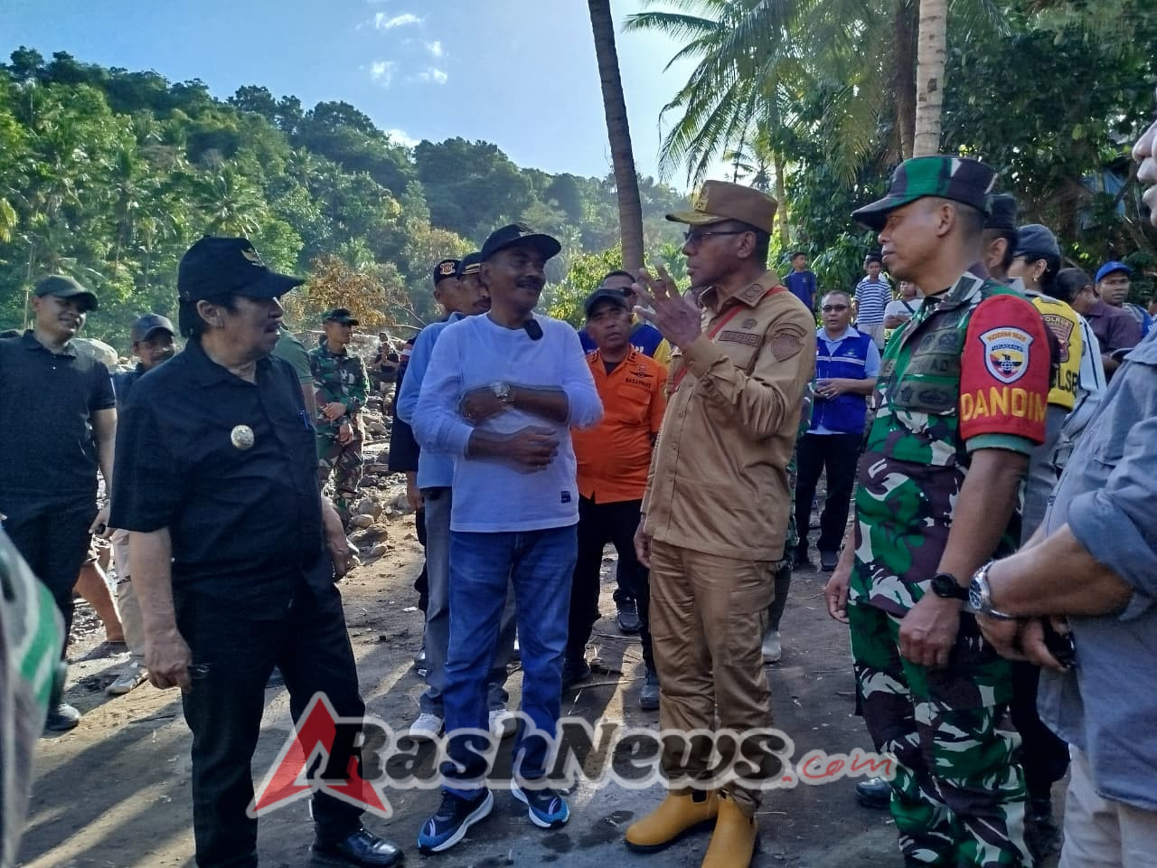 Dandim Ngada Letkol Inf. Imam Subekti Bersama Wakil Gubernur NTT Pantau Penanganan Pasca Banjir di Mauponggo