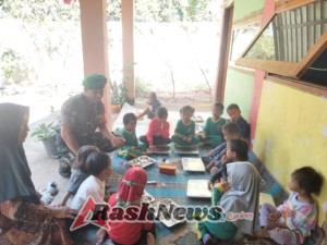 Sertu Syarif Hidayat Hadir Kawal Program MBG di Desa Naru Kecamatan Sape