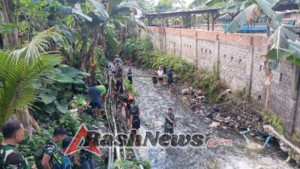‎Danramil Aikmel Turun Langsung Perbaiki Pipa Air Bersama Warga Dusun Cepak Lauk