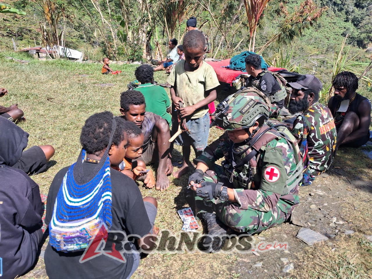 Satgas Yonif 743/PSY Bawa Harapan Sehat untuk Masyarakat Papua di Puncak Jaya