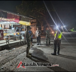 ‎Sinergi TNI, Polri, dan Sat Pol PP: Patroli Malam Jaga Ketertiban di Desa Perian