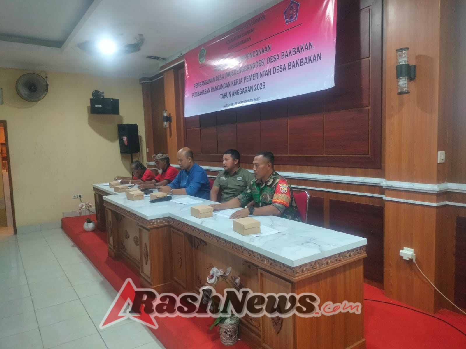 Babinsa Desa Bakbakan Bersama Pemerintah Desa Rancang Rencana Kerja Pembangunan 2026