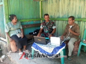 Anggota Satgaster Pos Halibete II Berikan Pemeriksaan Kesehatan Gratis Kepada Warga di Perbatasan