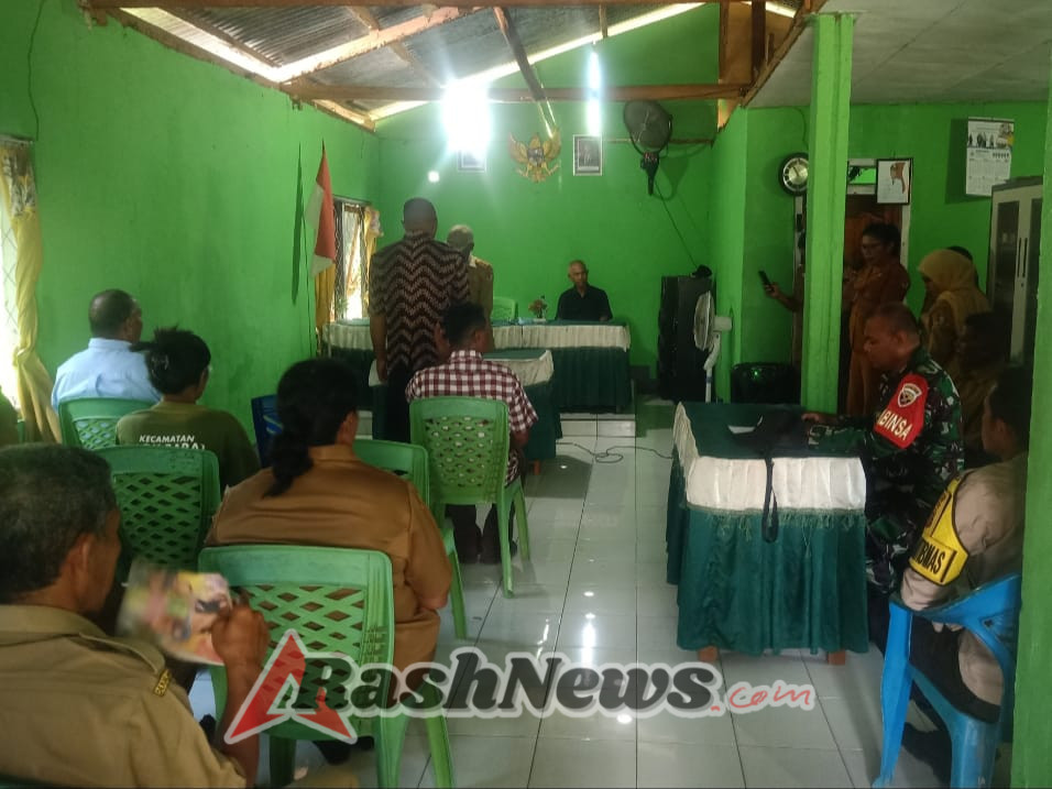 Kegiatan Pelantikan BPD PAW Desa Umagera Berjalan Tertib dan Lancar, Babinsa Hadir Beri Dukungan Moril