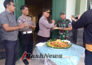 Kapolsek Mengwi Kunjungi Koramil 1611-04/Mengwi dalam Rangka Perayaan HUT TNI ke-80