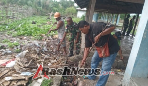 TNI dan Masyarakat Bersatu, Babinsa Gelar Aksi Nyata Jaga Kebersihan di Biboki Anleu