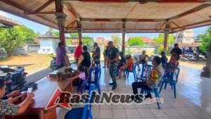 Sinergi Jaga Kesehatan Komunitas: Babinsa Banyupoh Kawal Ketat Vaksinasi Rabies Massal 2025