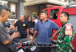 Konsleting Listrik di SMK Negeri 4 Babinsa Pastikan Api Sudah Dapat di Padamkan