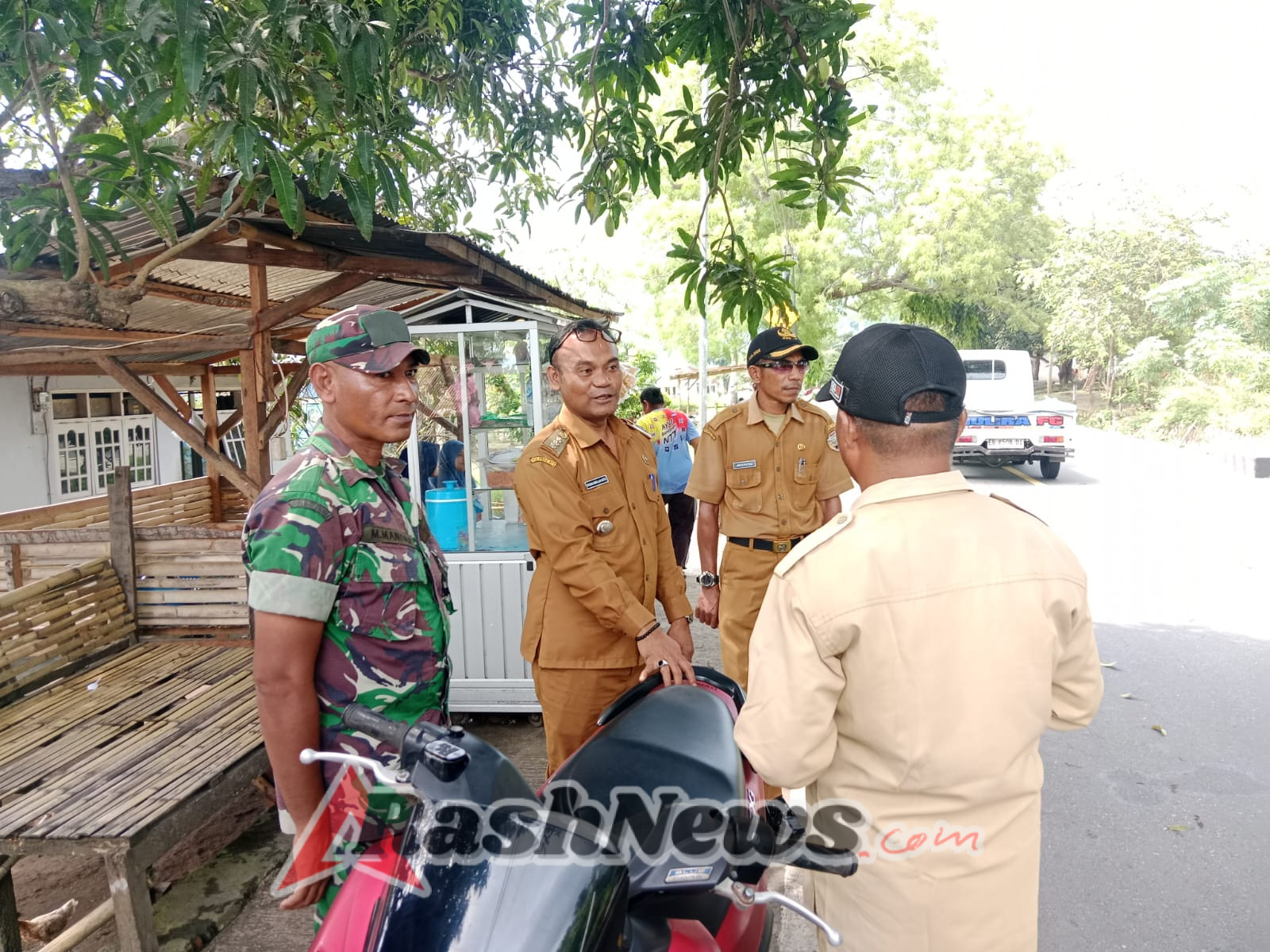 Sinergi TNI dan Pemerintah Daerah, Pelda Mursalim Dampingi Rencana Pendirian Koperasi di Ende Utara