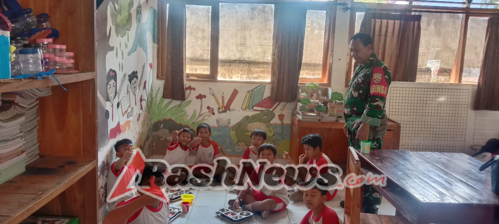 Babinsa Banyuning Apresiasi Program Gizi Anak Sekolah, Dorong Kesehatan dan Prestasi