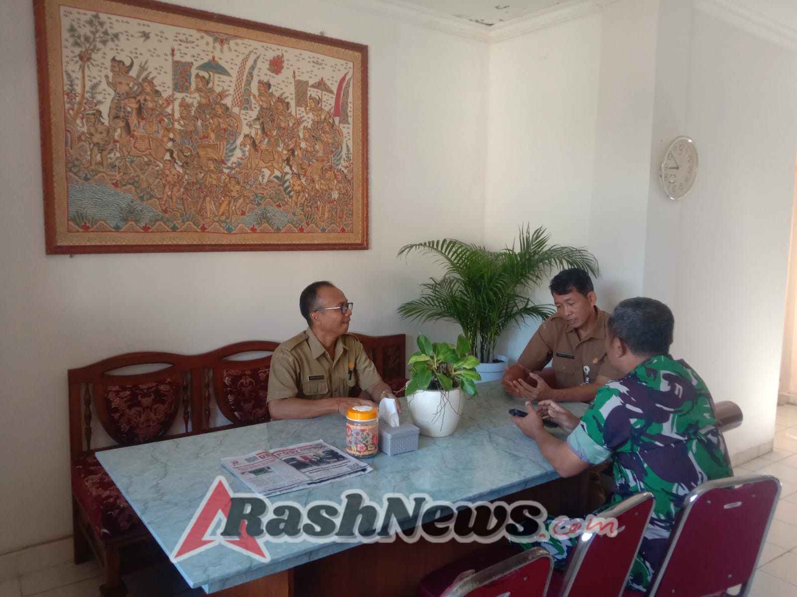 Gelar Komunikasi Dan Koordinasi, Danramil Klungkung Bersama Kadis LH Bahas Mekanisme Gotong Royong Semesta Berencana