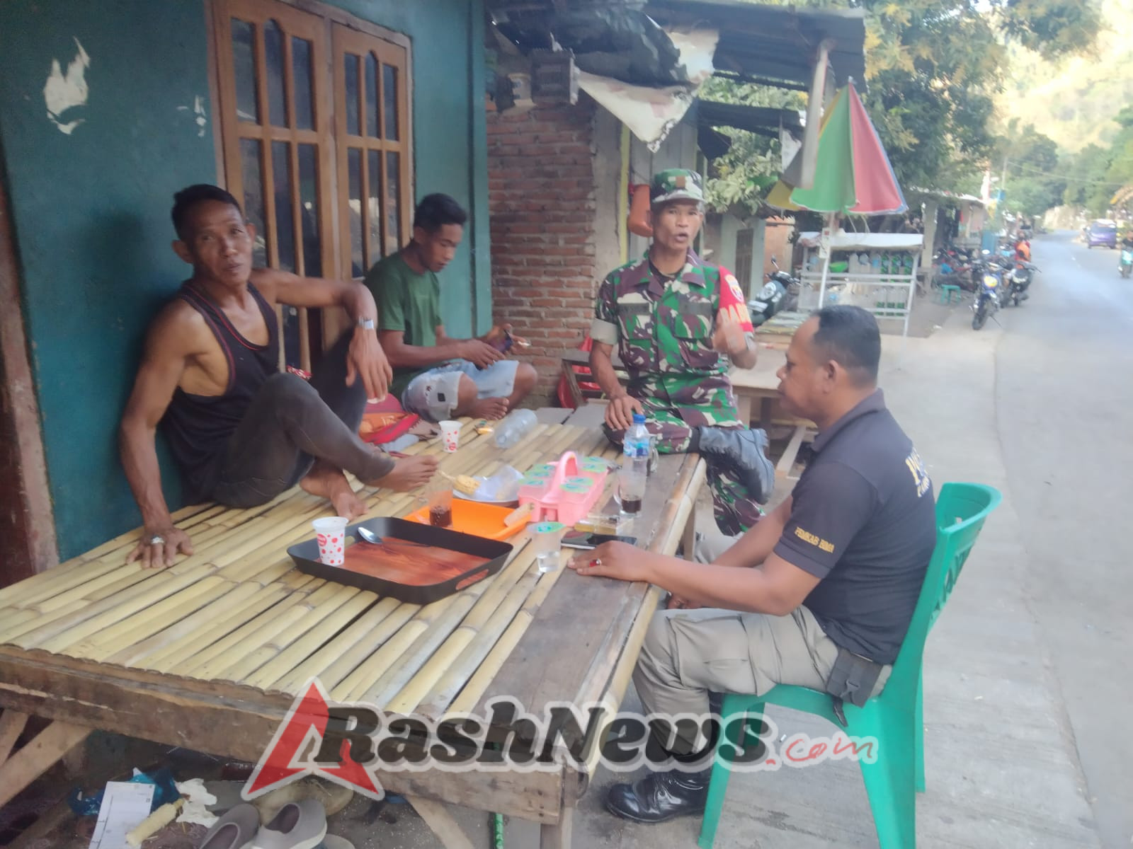 Danramil Wawo Tegaskan Pentingnya Komsos untuk Ciptakan Lingkungan Aman dan Damai