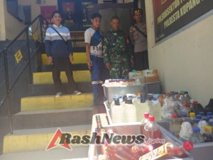 Babinsa Koramil Alak Dampingi Penyerahan Hasil X-Ray Pelabuhan