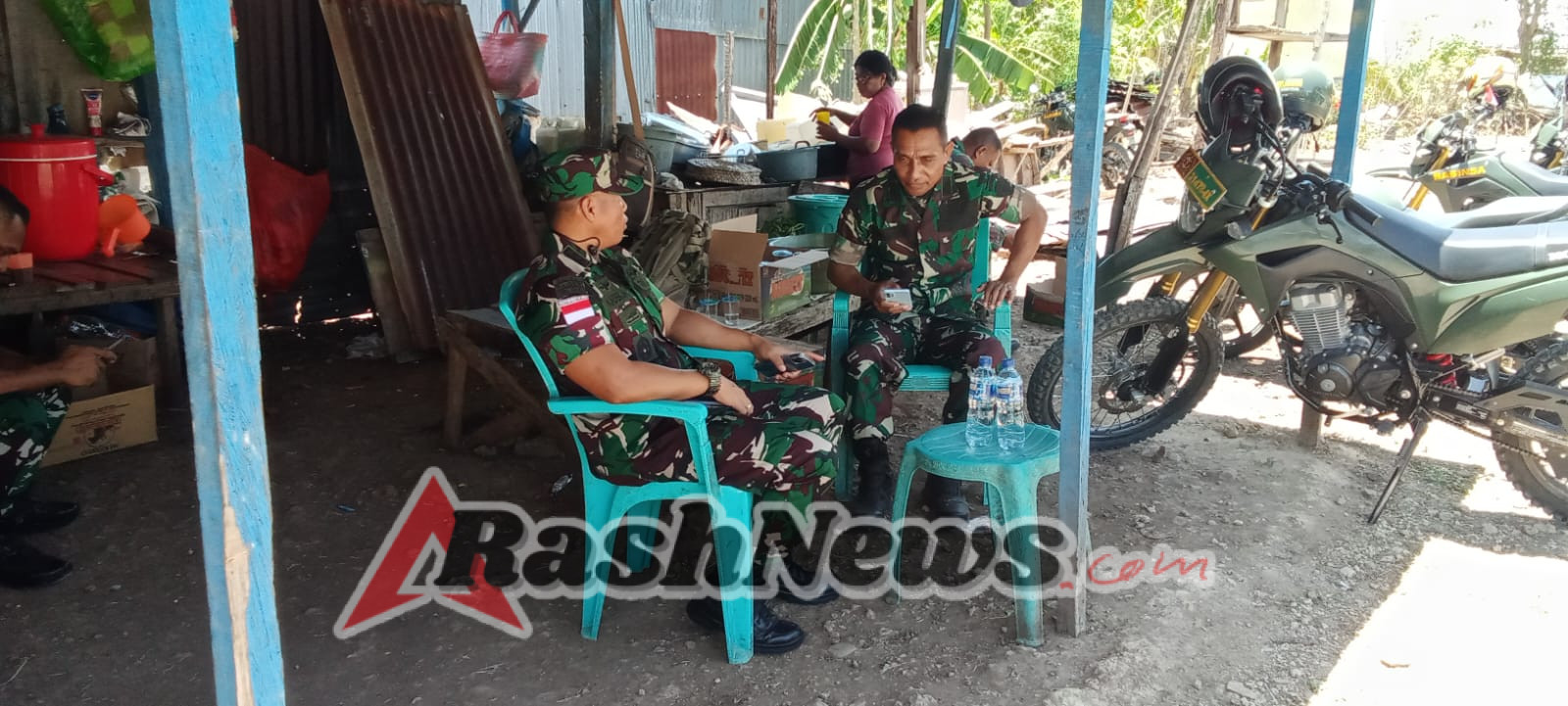 TNI dan Warga Kupang Tengah Kompak Sukseskan Acara Nasional