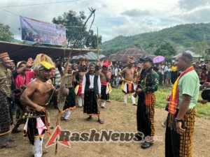 TNI dan Pemda Kompak, Letkol Inf. Imam Subekti Temani Bupati Ngada di Acara Adat Caci Manggarai Timur