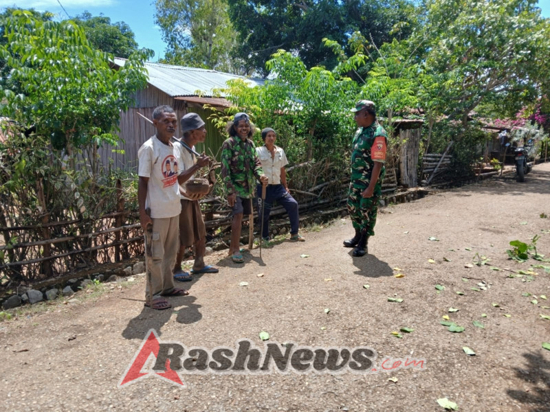 Komsos Dengan Warga Binaannya, Babinsa Himbau Jaga Kebersihan Rumah dan Lingkungan