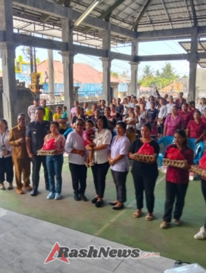 Pengamanan Humanis Babinsa dalam Kunjungan Ibu Bupati Buleleng di Desa Poh Bergong