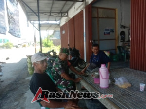 Babinsa Desa Tapir Dorong Partisipasi Warga dalam Menjaga Kebersihan dan Ketertiban
