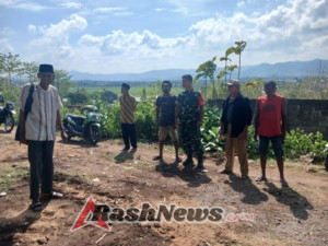 Melalui Komsos, Babinsa Dorong Warga Jaga Kerukunan dan Keamanan Lingkungan