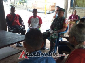 Babinsa Koramil 1618-01/Miotim Hadir di Tengah Warga Desa Nifuboke, Dengarkan Keluh Kesah dan Berikan Imbauan Kamtibmas