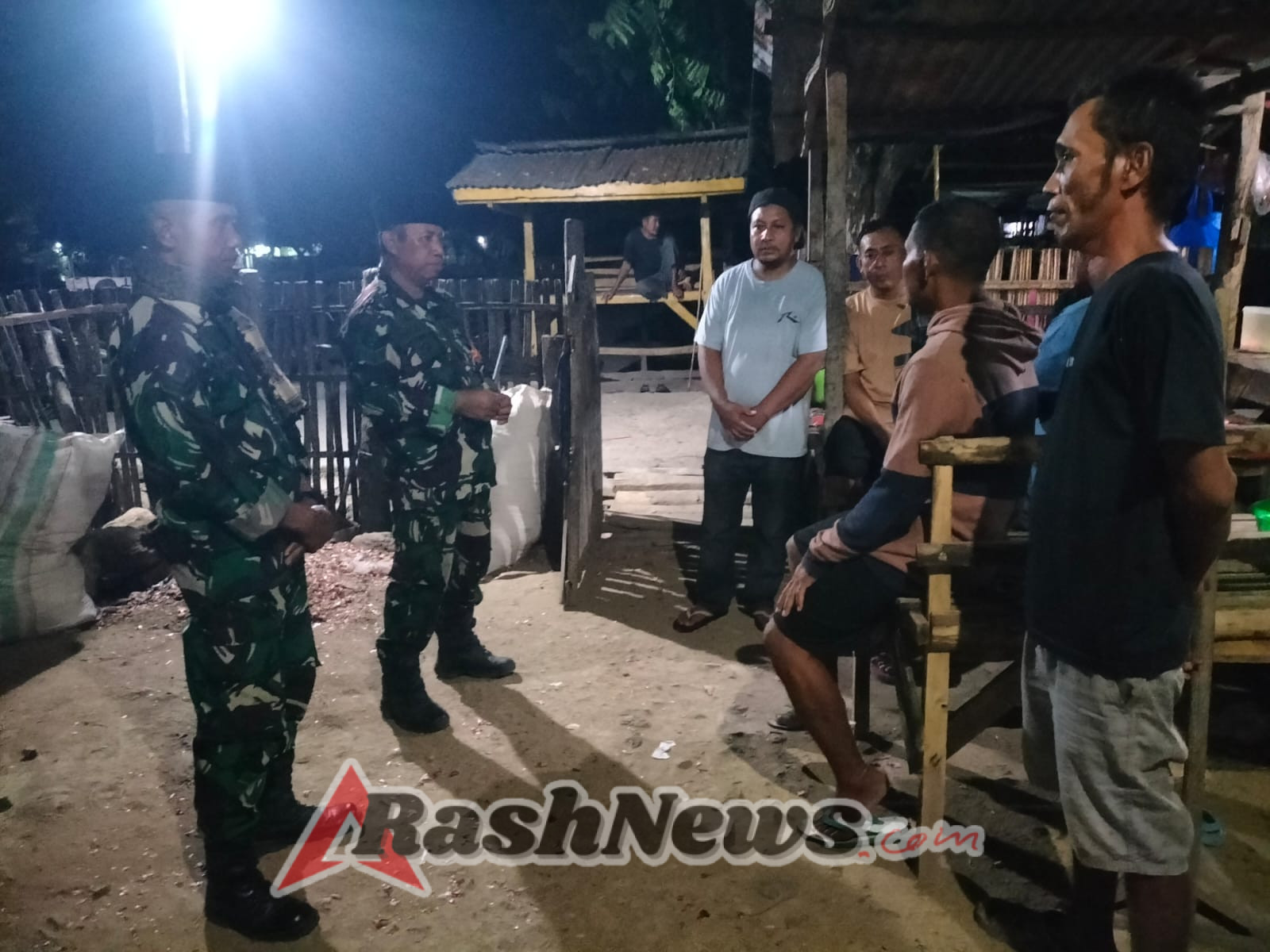 Sinergi Posramil dan Masyarakat Jaga Keamanan Pemukiman di Kecamatan Lambu