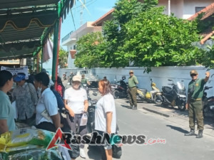 Serma Nomri Kolimon, Pantau Pasar Murah di Tanjung Benoa, Upaya Pemerintah Jaga Keseimbangan Harga Sembako dan Gas
