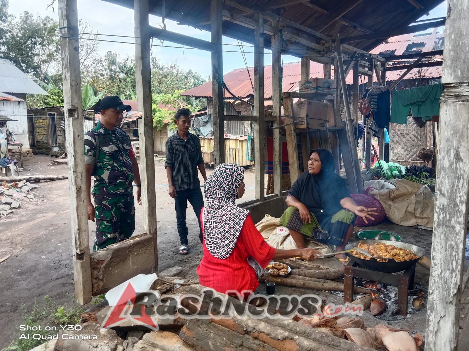 Sinergi TNI dan Masyarakat Terjalin Erat Melalui Komsos dan Pamwil di Desa Ndorurea 1