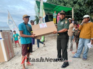 Danramil Hu’u Tutup Lomba Sampan Mini di Desa Hu’u dengan Meriah