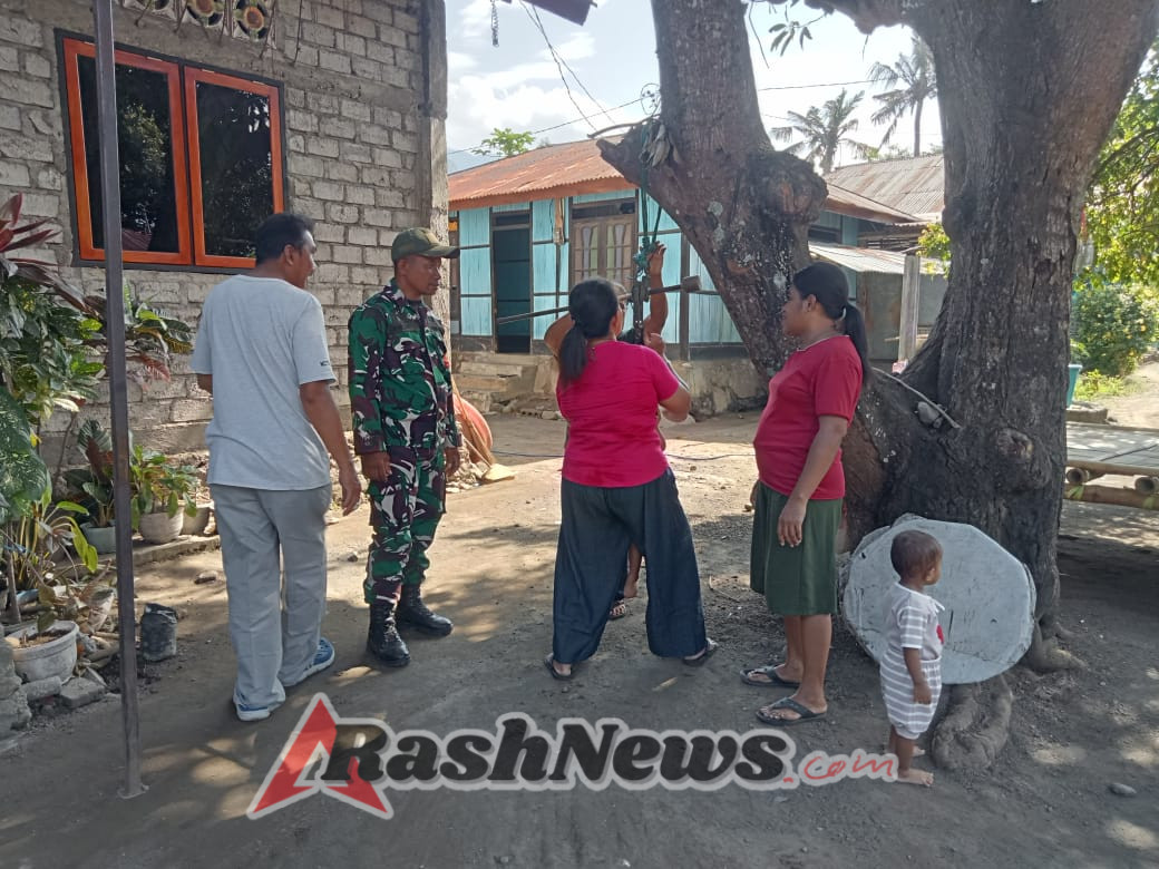 Tingkatkan Kamtibmas dan Kepedulian Sosial, Babinsa Ende Laksanakan Komsos Bersama Warga