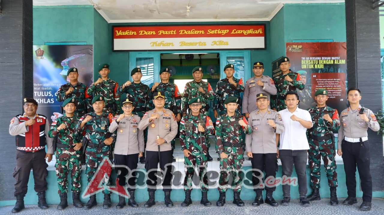 Wujud Soliditas TNI–Polri, Polres Belu Sambangi Makosatgas Yonarmed 12 Kostrad Bawa Kejutan HUT TNI