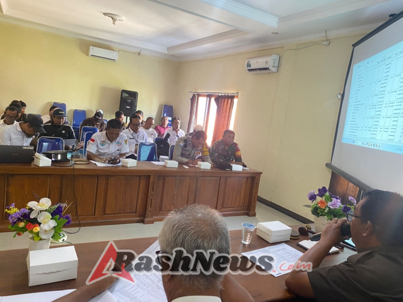 Babinsa Kutampi Kaler Hadiri Musdes Wujud Nyata Komitmen TNI Dukung Program Desa