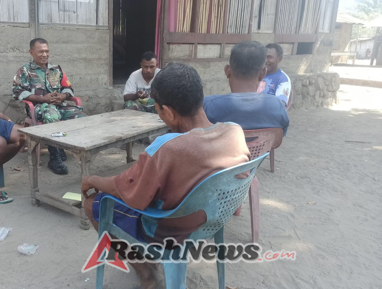 Wujudkan Kamtibmas, Babinsa Ende Gelar Monitoring Wilayah di Dusun Landelo’o