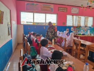 Babinsa Jereweh Ajak Siswa SD Negeri Goa Terapkan Pola Makan Sehat