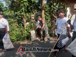 Babinsa dan Warga Sayan Bergerak Bersama Ciptakan Desa yang Bersih dan Asri