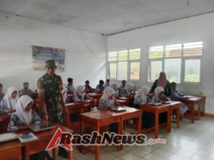 Babinsa  Jadi Garda Terdepan Sukseskan Kegiatan Makan Bergizi di Wilayah Kalampa