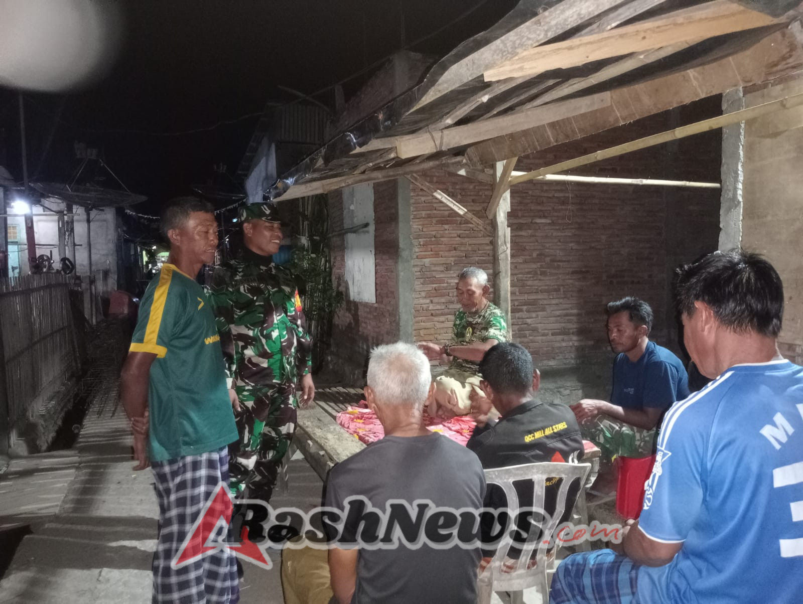 Patroli Malam Koramil 1608-04/Woha Berhasil Jaga Situasi Kamtibmas Aman dan Kondusif