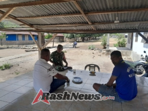 Babinsa Sertu Denis Fernandes Ajak Warga Desa Rangalaka Jaga Kamtibmas dan Kesehatan