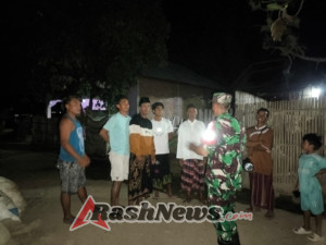 Babinsa Koramil Woha Bersama Aparat dan Warga Gelar Patroli Malam Jaga Kondusifitas Wilayah