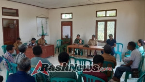 Babinsa Serka Gidion Idong Gaungkan Pesan Peduli dan Disiplin di Tengah Rapat Penertiban HPR