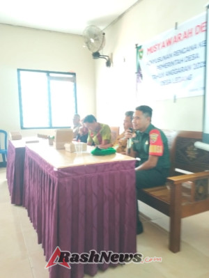 ‎Babinsa Koramil 1607-03/Ropang Hadiri Musdes Desa Ledang, Dorong Semangat Gotong Royong dan Kemandirian Warga