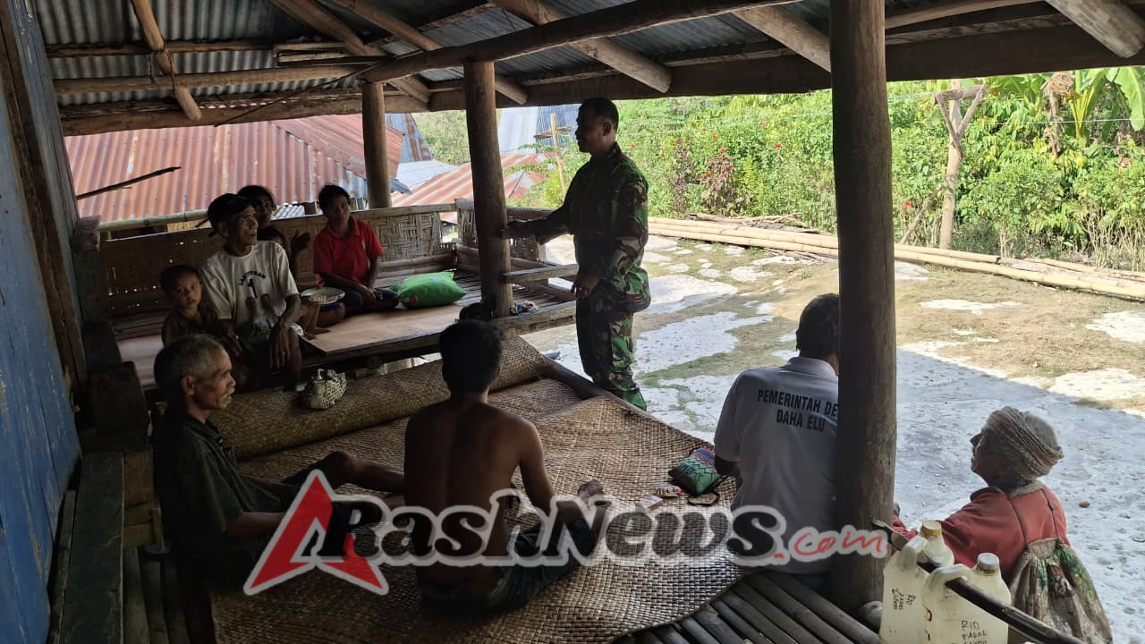 Melalui Komsos, Babinsa Katikutana Dekatkan Diri dengan Masyarakat Binaan