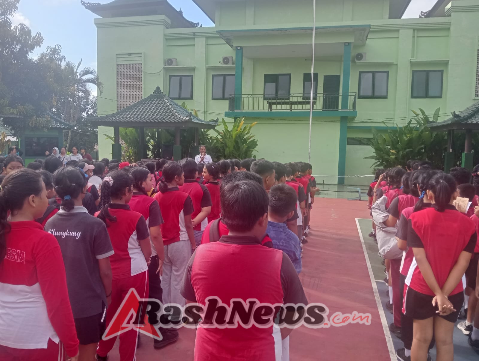 Kunjungan Edukatif, Ratusan Anak SDN 1 Semarapura Tengah Datangi Makodim Klungkung