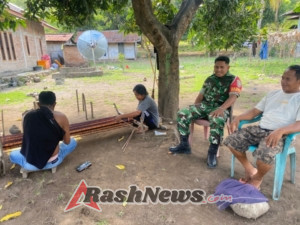 Pantau Situasi Wilayah, Babinsa Koramil 1602-04/Maurole Aktif Laksanakan Monitoring dan Komsos di Kotabaru