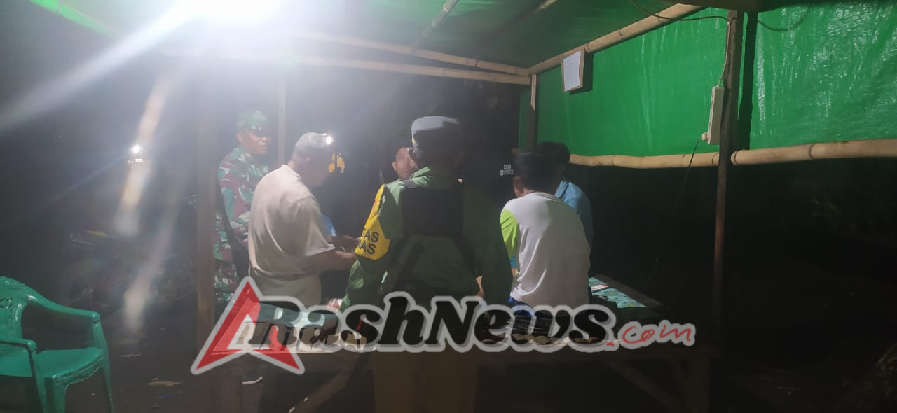 Patroli Malam Babinsa dan Linmas Disambut Antusias Warga Latonda 1
