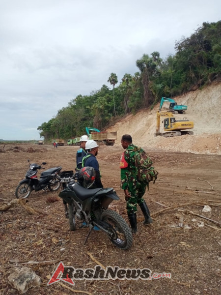 Kodim 1627/Rote Ndao dan Lanal Amankan Pembangunan Kawasan Sentra Industri Garam Nasional