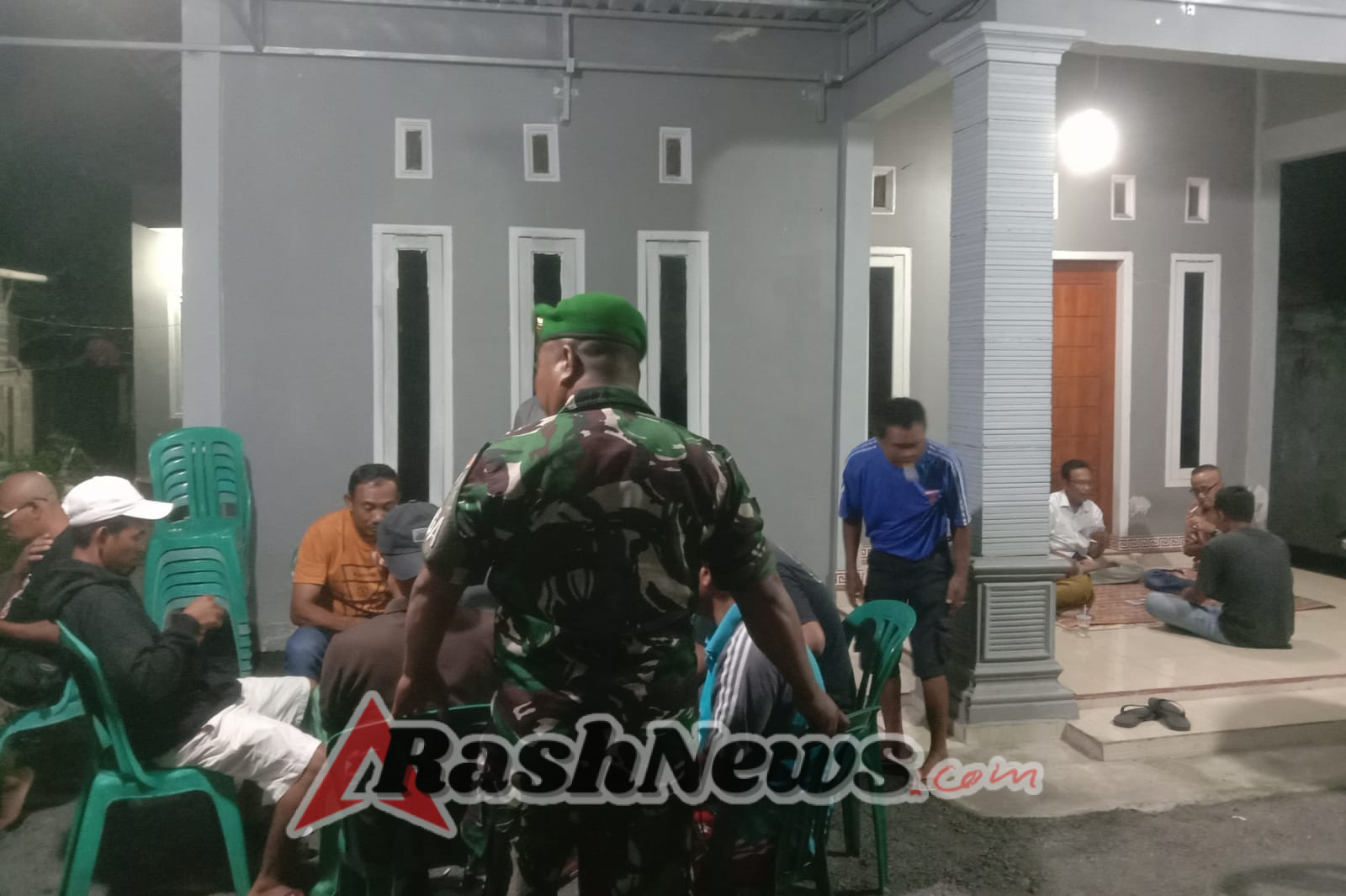 Kehadiran Babinsa di Tengah Masyarakat, Patroli Malam Berjalan Aman dan Lancar di Seteluk