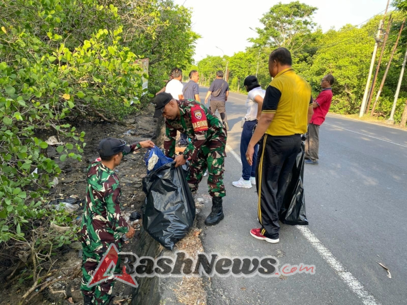 Babinsa Koramil 1611-08/Kuta Selatan, bersama Masyarakat Gotong Royong Bersih-Bersih LingkunganBabinsa Koramil 1611-08/Kuta Selatan, bersama Masyarakat Gotong Royong Bersih-Bersih Lingkungan