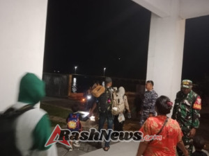 Babinsa Ende Bersinergi dengan Instansi Terkait Amankan Aktifitas Kapal KM Binaiya