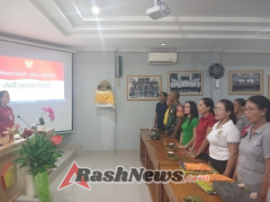 Babinsa Blahbatuh Berikan Dukungan Moril pada Pelatihan Kader IVA Test di Kantor Perbekel