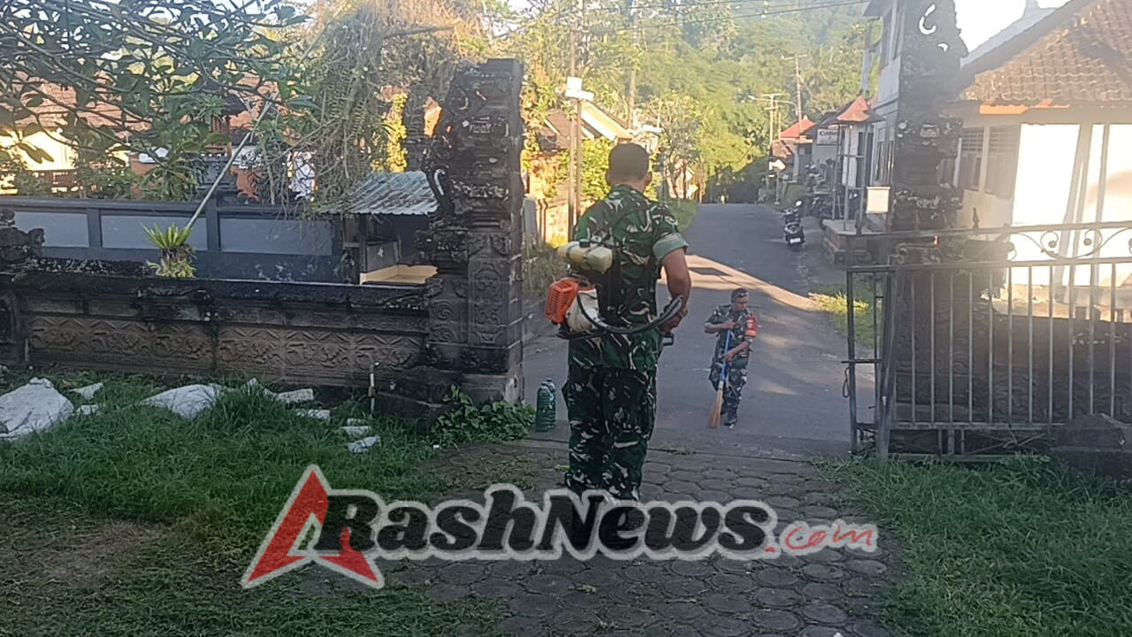 Koramil 1623-04/Sidemen bersama instansi terkait laksanakan gotong royong pembersihan sampah.